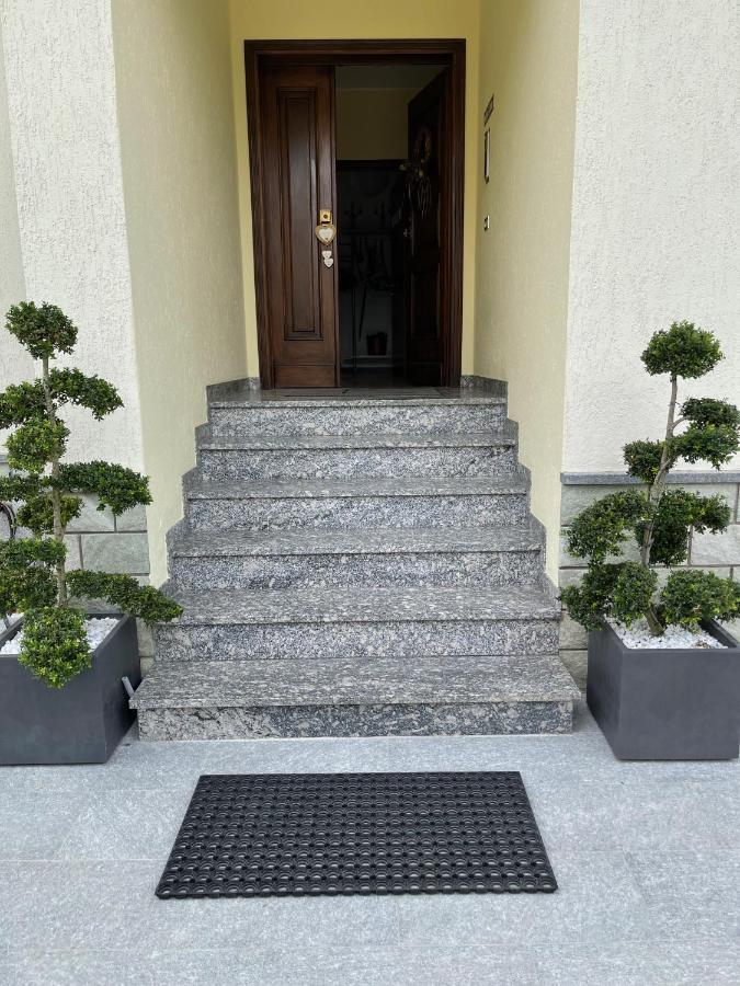 דירות טיראנו Casa Dolce Casa מראה חיצוני תמונה